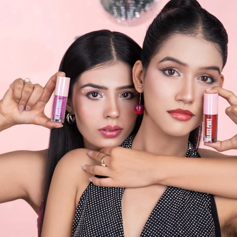 Glam21 Gloss Pout Shimmer Lip Gloss | High Shine |Glossy Finish |Soft &amp; Hydrating Lips | Non-sticky texture | Lightweight | Glass-like shine | Crystal Kiss-Transparent | 7gm - Thumbnail 6